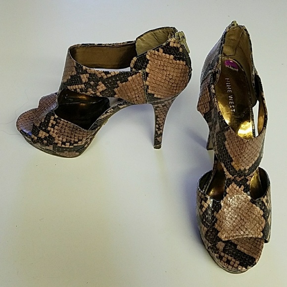 NINE WEST FAUX SNAKESKIN T STRAP HEELS - Picture 3 of 7